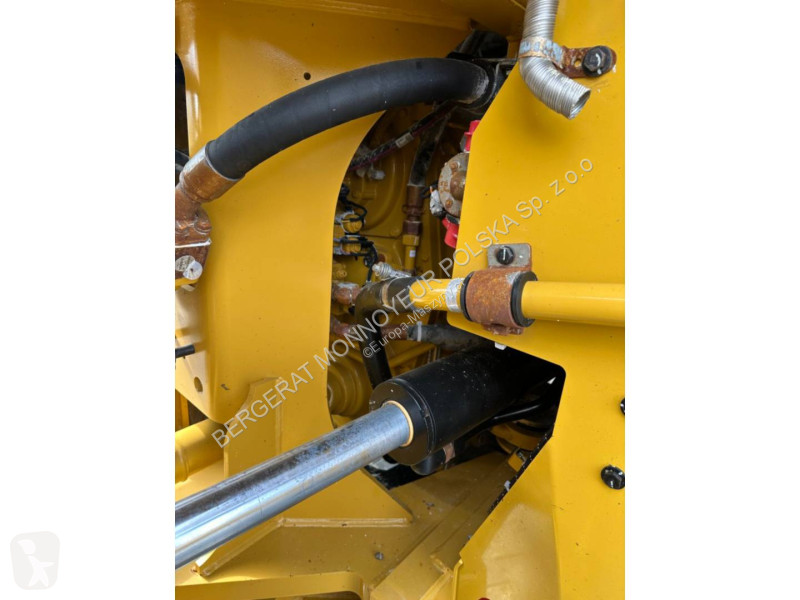 Nakladač Caterpillar 980