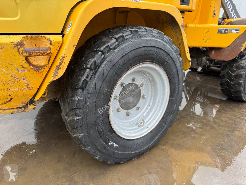 Nakladač Volvo B - Bucket + Forks / Quick Coupler