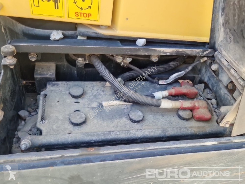 Nakladač Komatsu 8EO