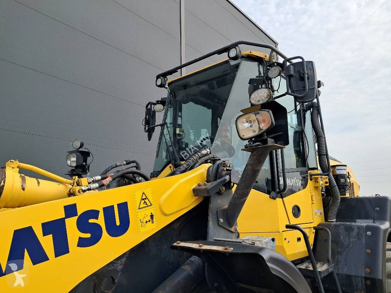 Nakladač Komatsu WA320-8 High Lift