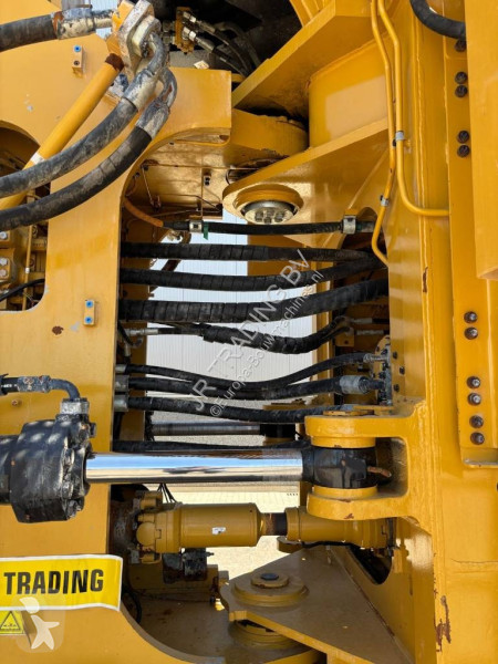 Nakladač Caterpillar (full service history...
