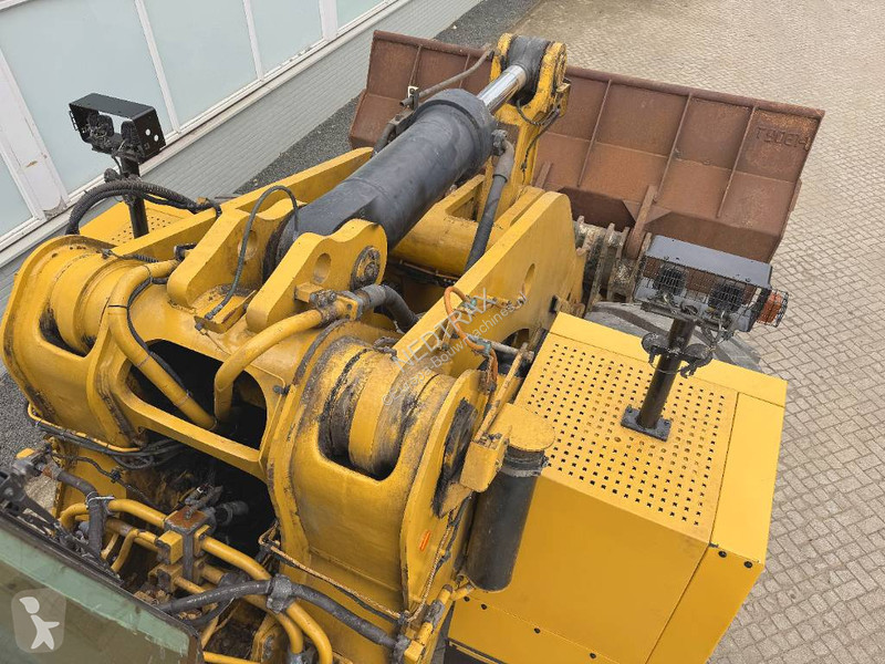 Nakladač Caterpillar 988 K 2018