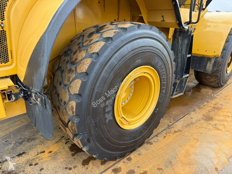 Pá carregadora Caterpillar - Automatic Greasing...