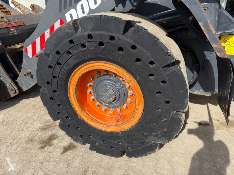 Lastare Doosan DL 280-7 - DL 280 - Solid tyres...