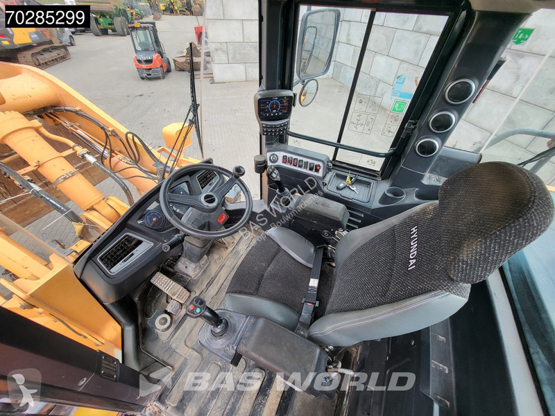 Shovel Hyundai HL955