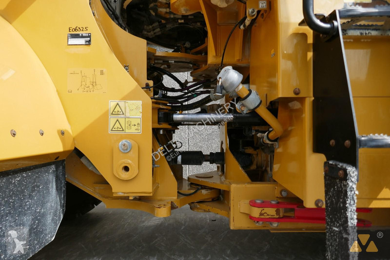 Pá carregadora Caterpillar M