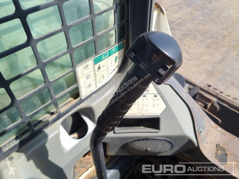 Shovel Bobcat S530