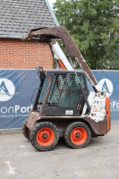 Shovel Bobcat