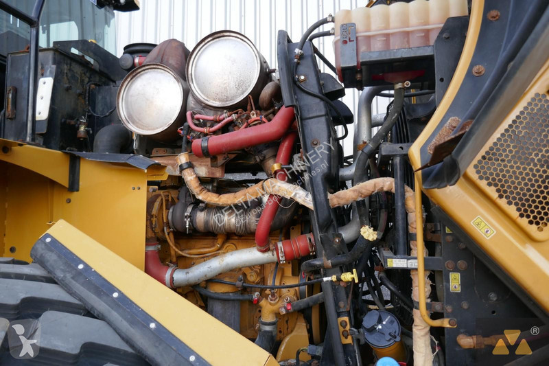 Nakladač Caterpillar 972M