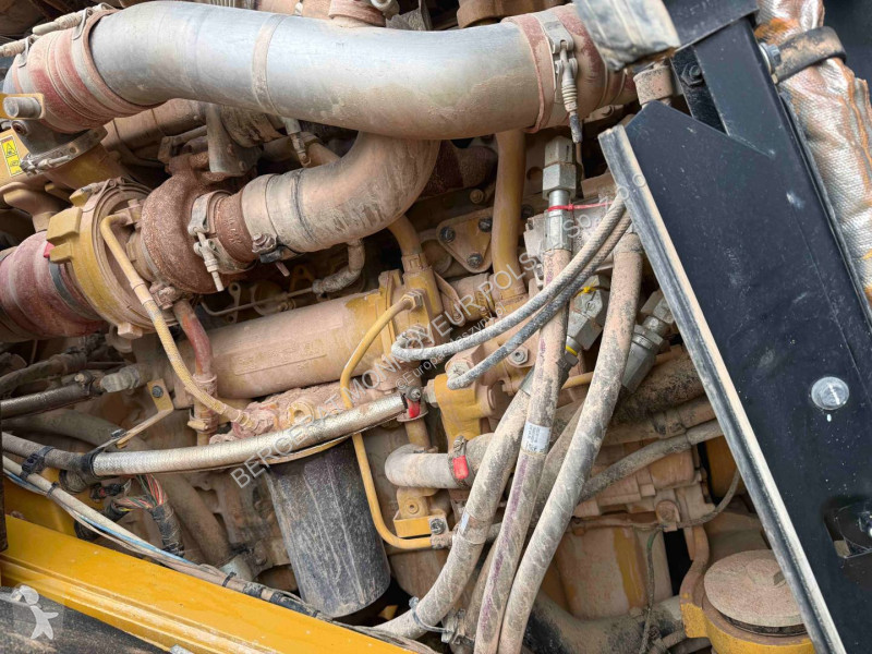Nakladač Caterpillar 980