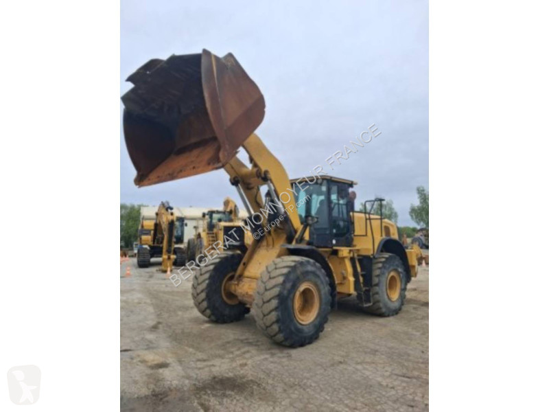 Nakladač Caterpillar 972M XE