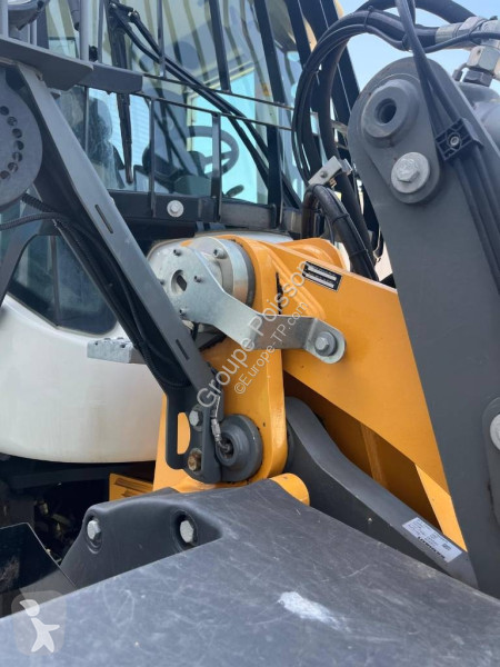 Nakladač Liebherr L 526