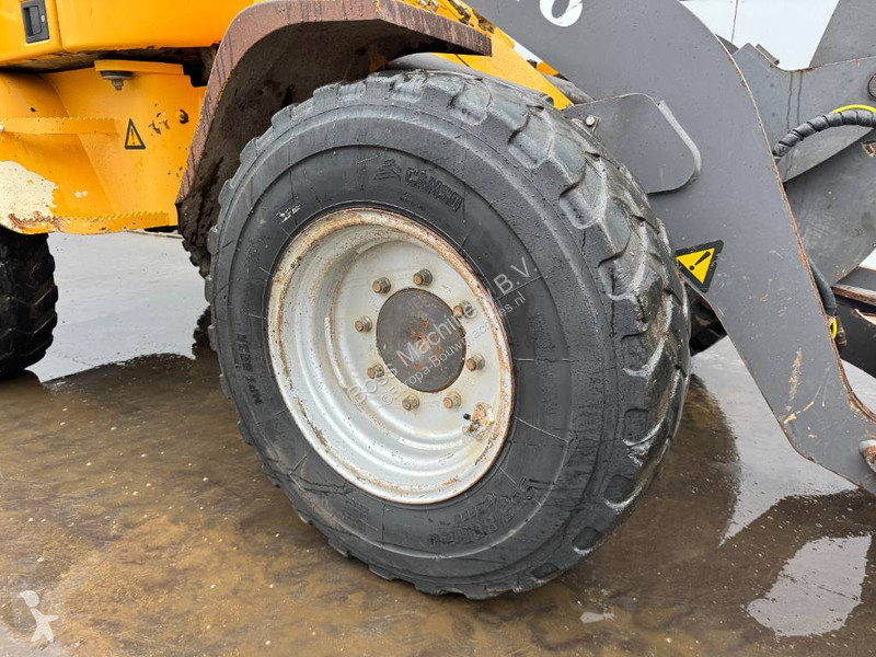 Nakladač Volvo B - Bucket + Forks / Quick Coupler
