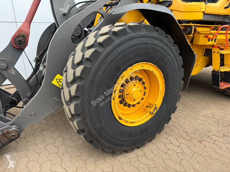 مُحمّلة Volvo - 3rd Function / Quick Coupler