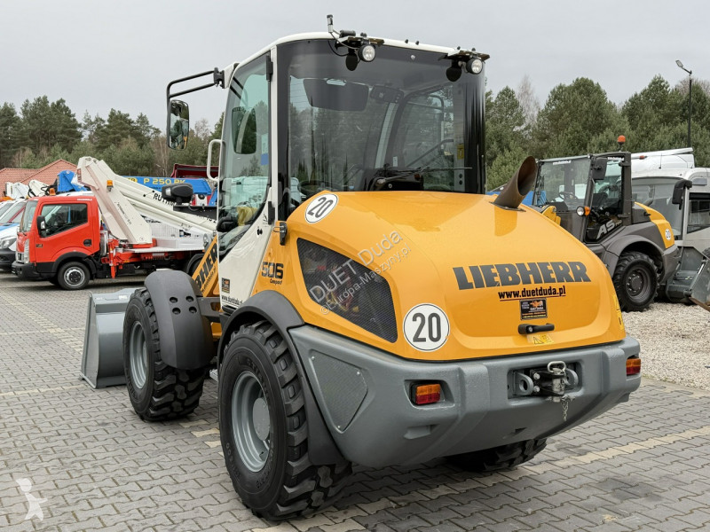 Nakladač Liebherr Compact Łyżka + Widły Super...