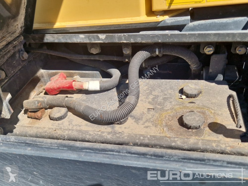 Nakladač Komatsu 8EO