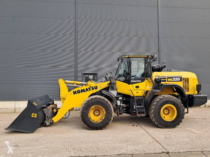 Nakladač Komatsu WA320-8 High Lift