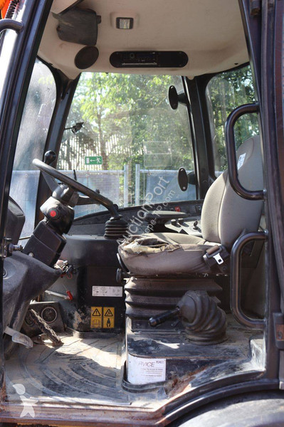 Nakladač JCB T4