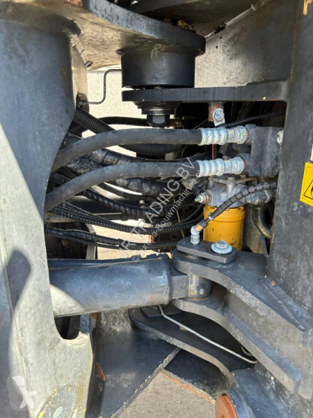 Фронтальный погрузчик Komatsu WA 200-8