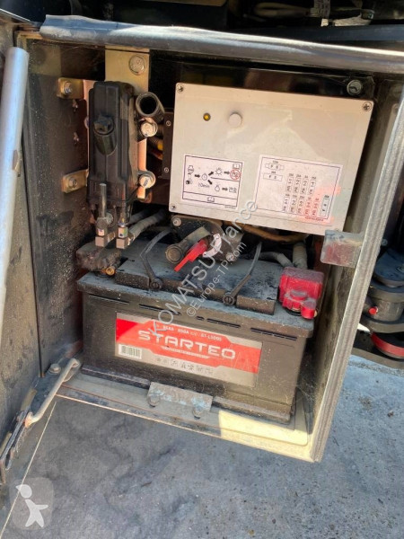 Chargeuse Komatsu WA100M-8E0