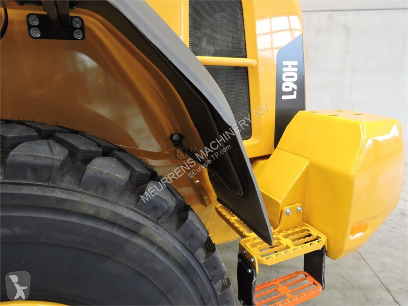 مُحمّلة Volvo New Bucket + Tyres