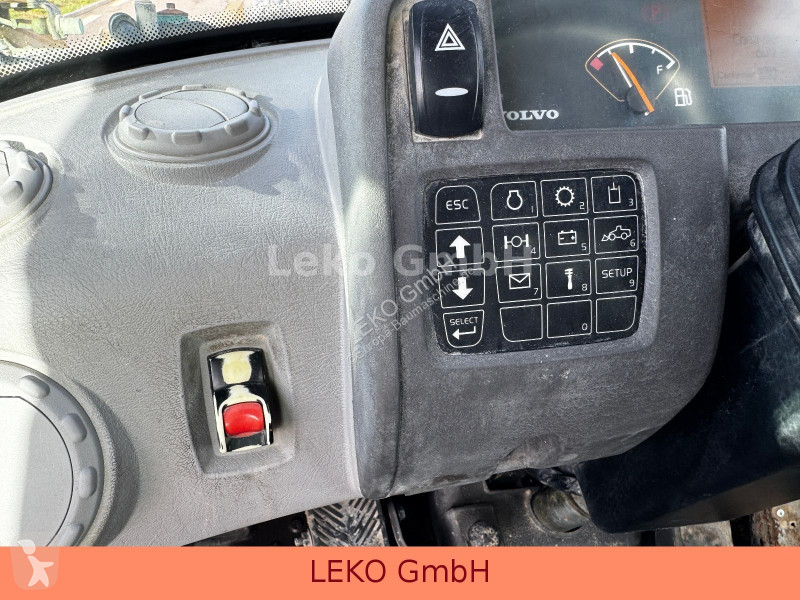مُحمّلة Volvo 120F 3 Kreise, Schnellwechsler