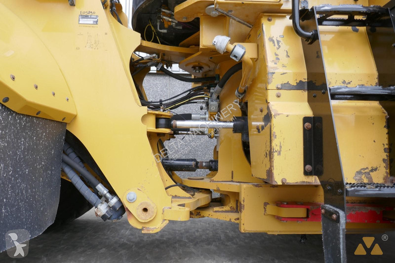 Nakladač Caterpillar 980M