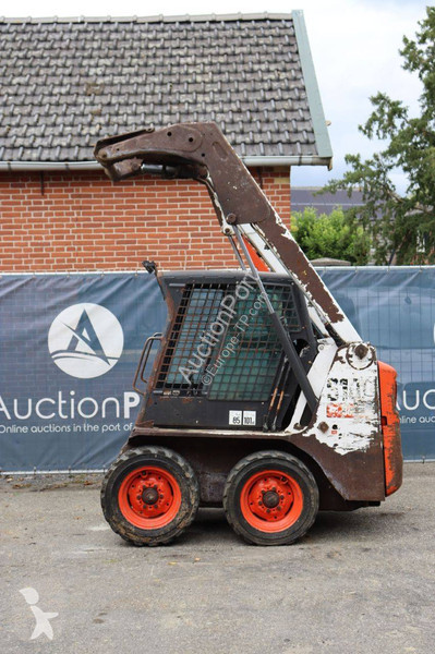 Shovel Bobcat