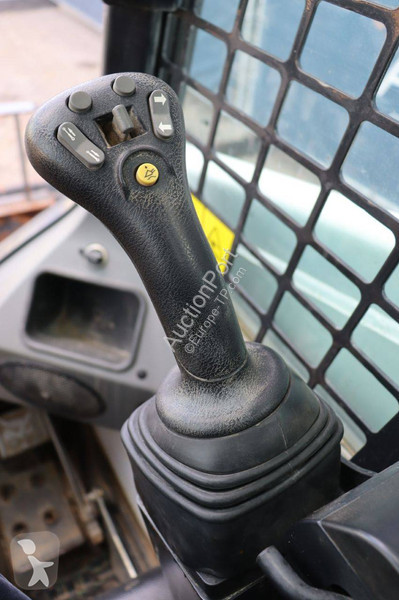 Shovel Bobcat T450