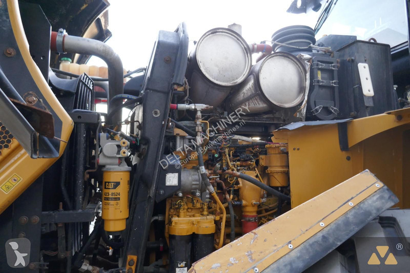 Nakladač Caterpillar 972M