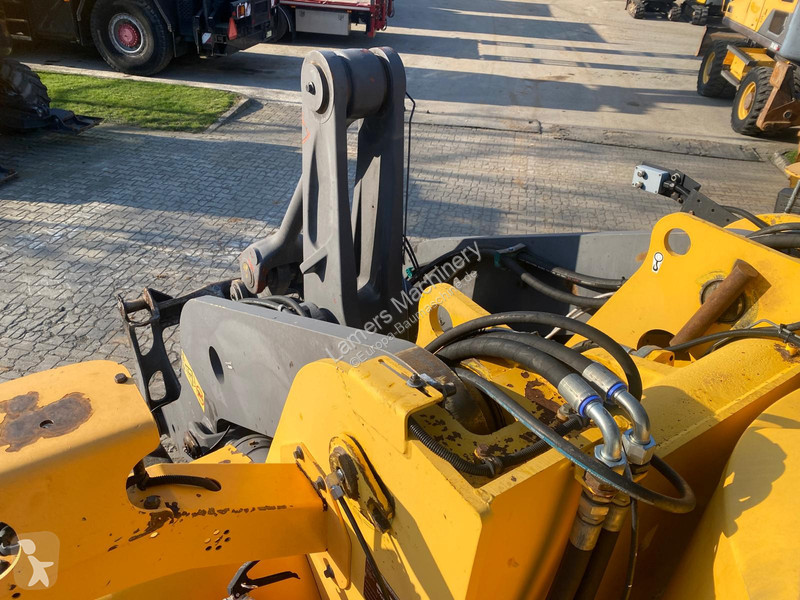 Nakladač Volvo L110