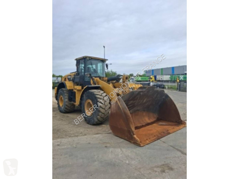 Nakladač Caterpillar 972M XE