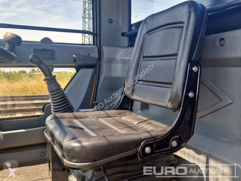 Nakladač  HJ938