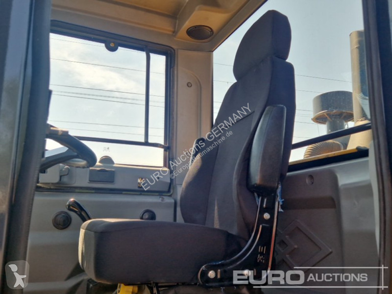Nakladač  HJ958
