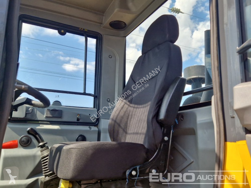 Nakladač  HJ958