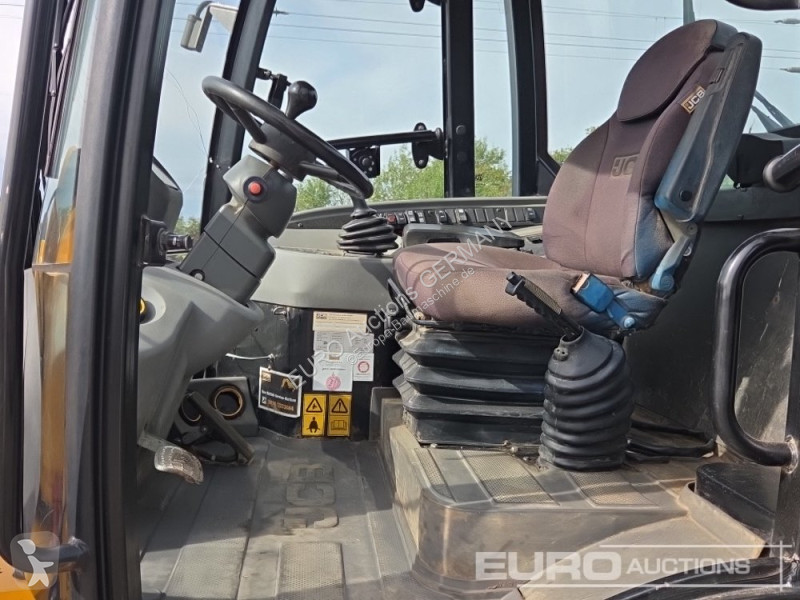 Товарач JCB 409