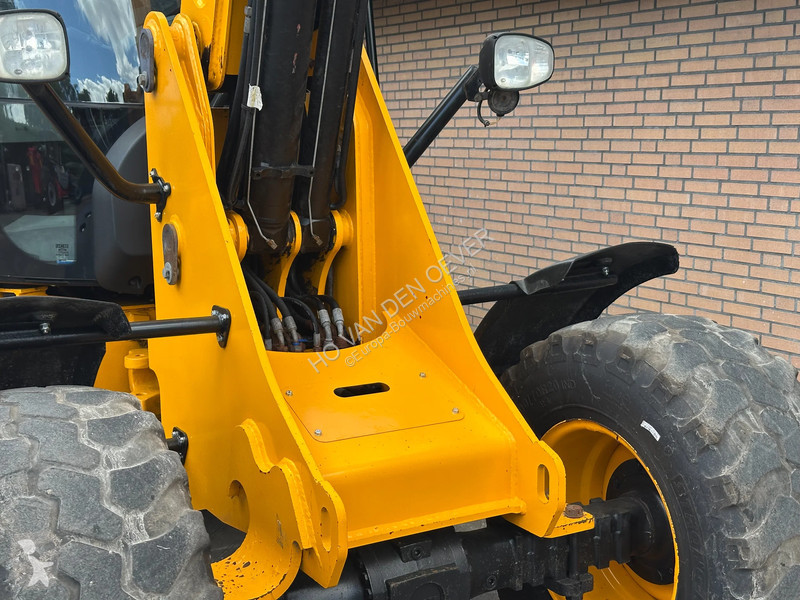 Nakladač JCB SV A