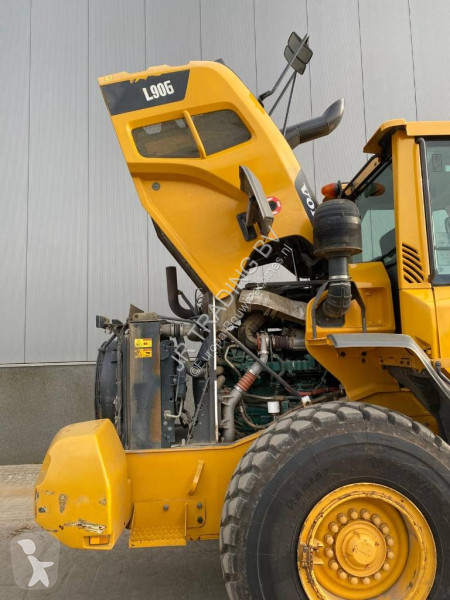 مُحمّلة Volvo (High tip bucket)