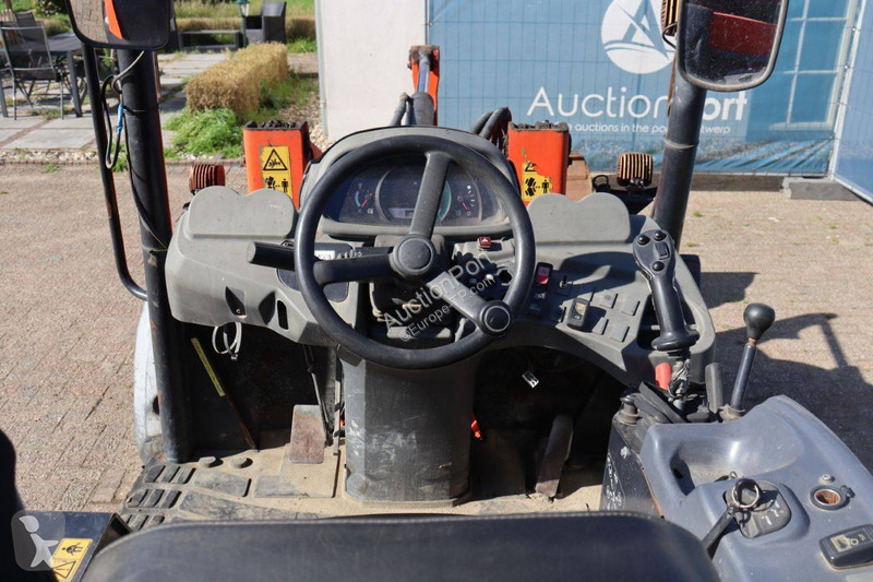 مُحمّلة Kubota R065