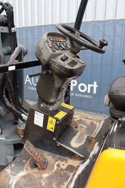 Chargeuse Giant V452T