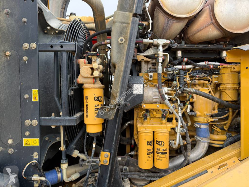 Pá carregadora Caterpillar - Automatic Greasing...