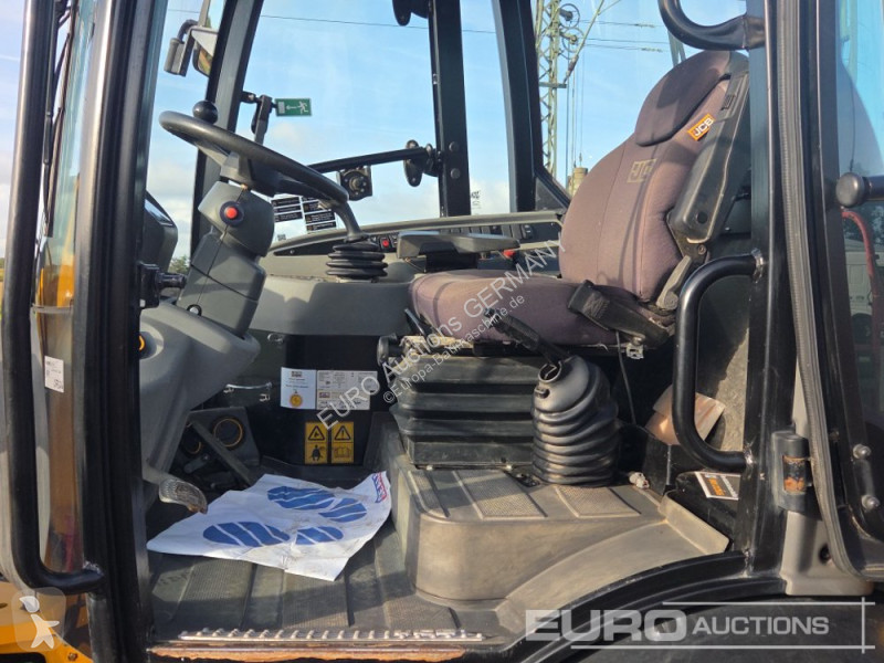 Lastare JCB 409