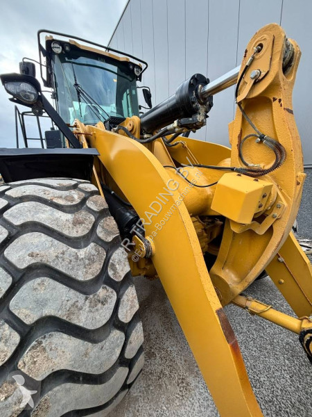 Товарач Caterpillar XE