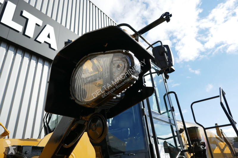 Shovel Caterpillar 980M