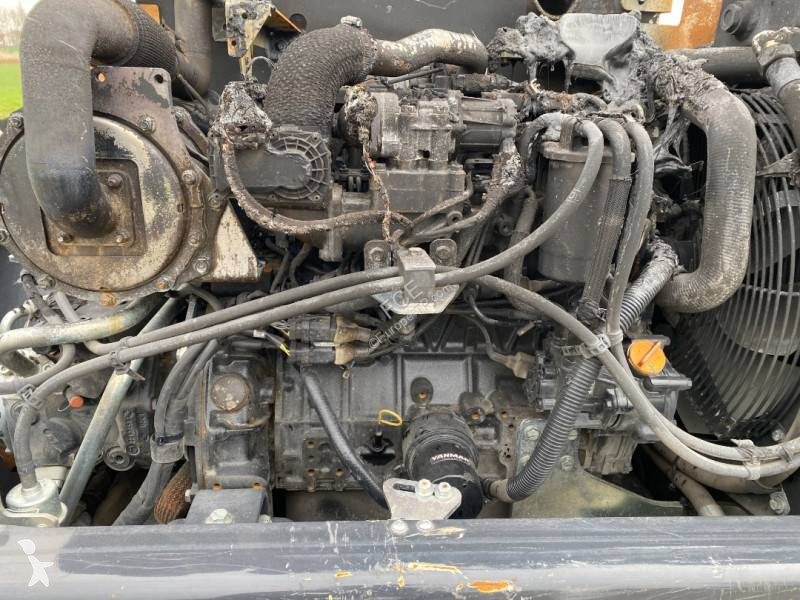 مُحمّلة Yanmar V 100 / Certificat CE endommagée