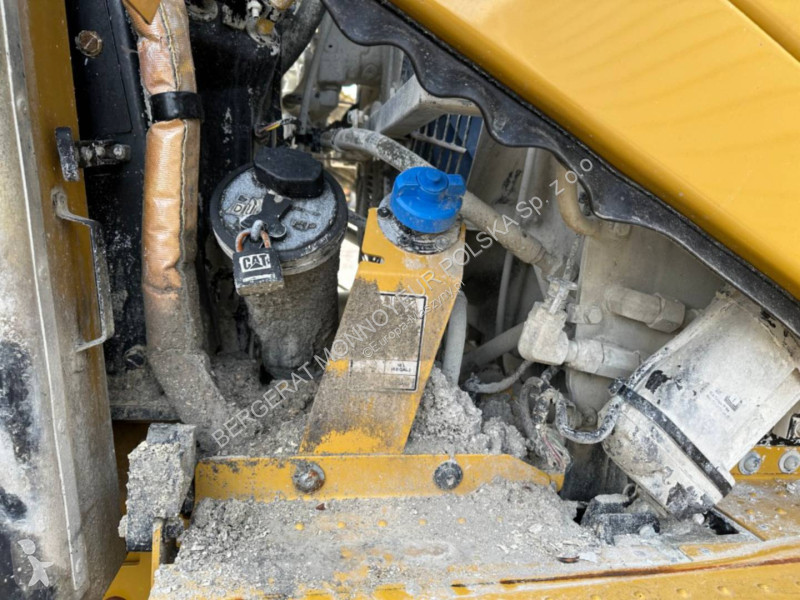 Nakladač Caterpillar 980