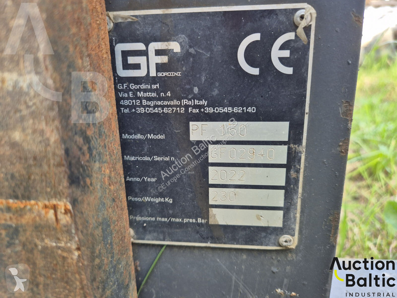 Nakladač Gehl VT320