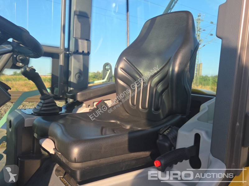 Ładowarka Mecalac MCL4+