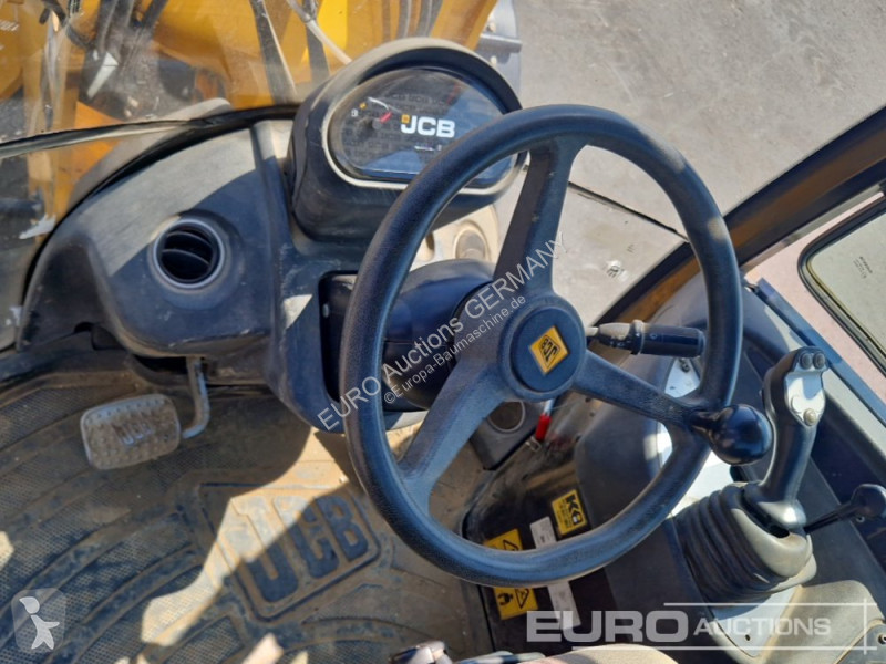 مُحمّلة JCB 406
