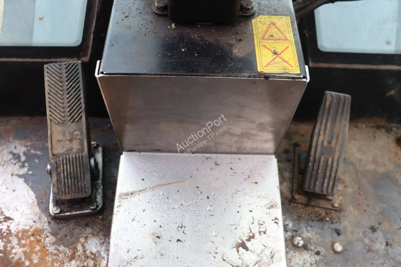 Chargeuse Giant V881T